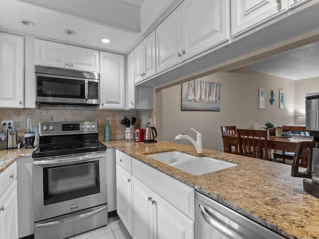 1901 Indian River Boulevard, #201a