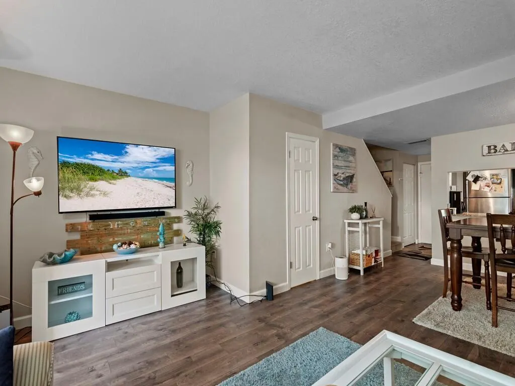 1901 Indian River Boulevard, #201a