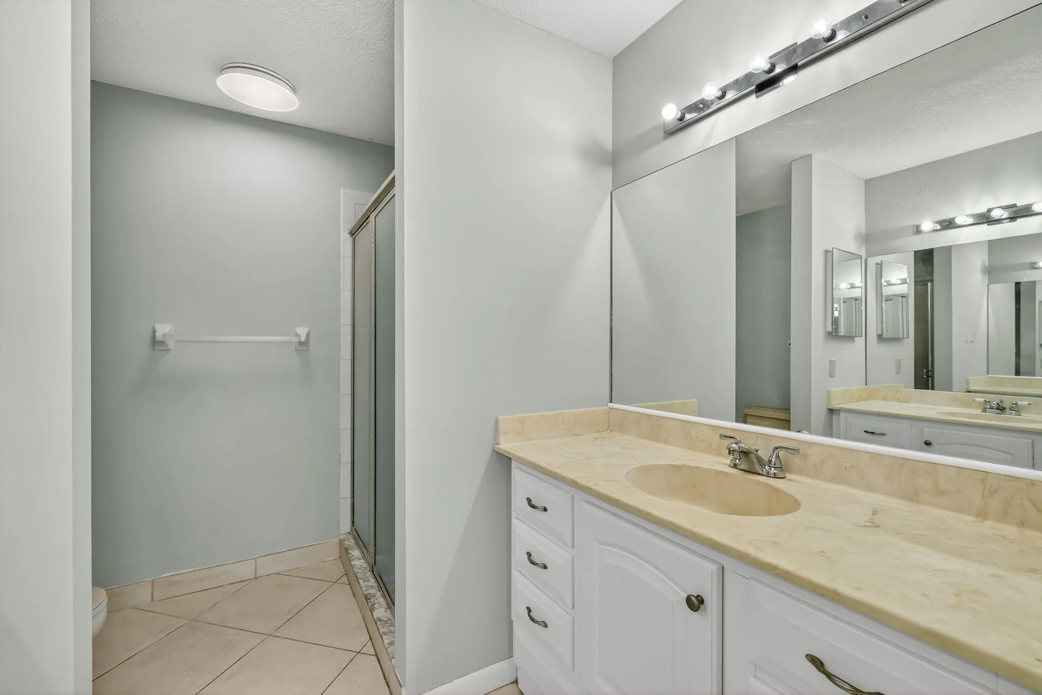 6531 SE Federal Highway, #K1-203