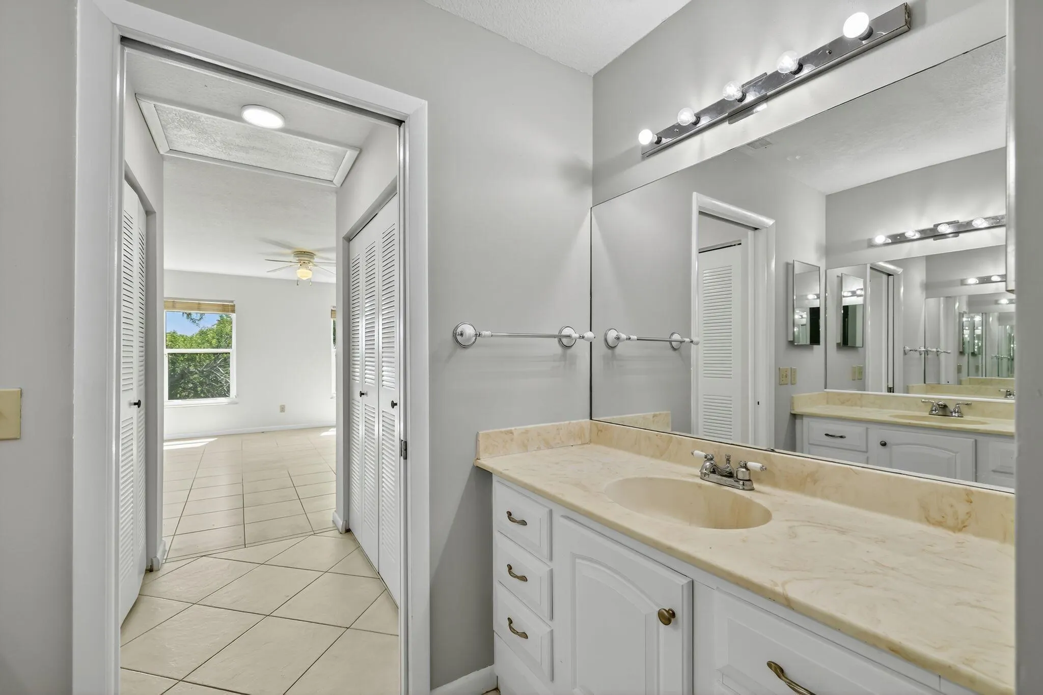 6531 SE Federal Highway, #K1-203