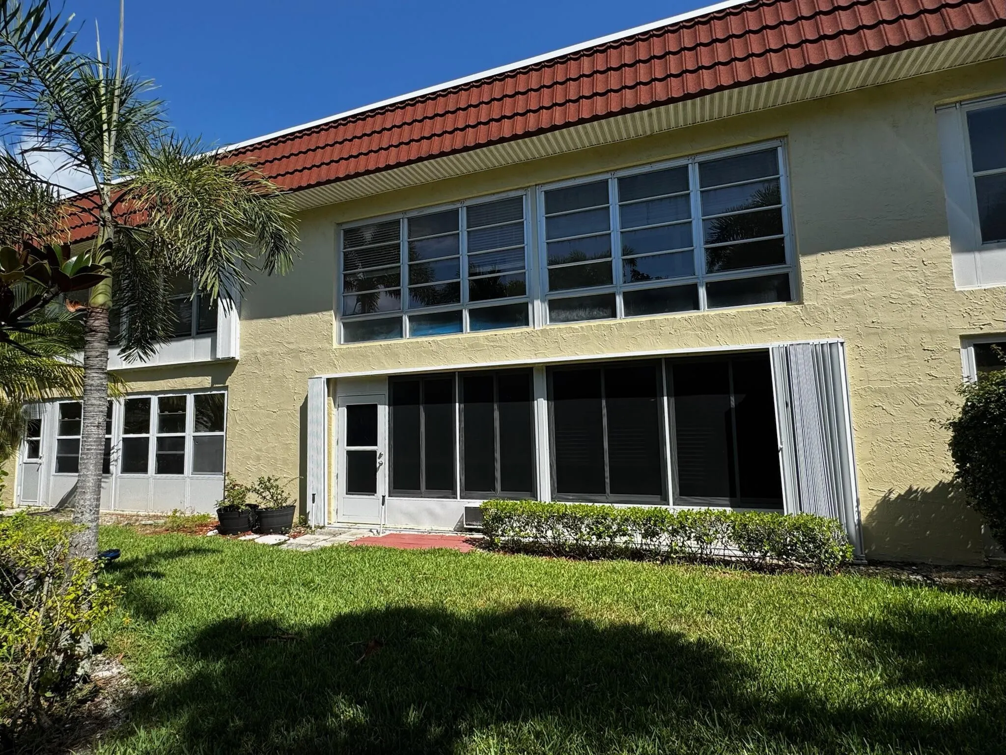 1181 Carlton Court, #103