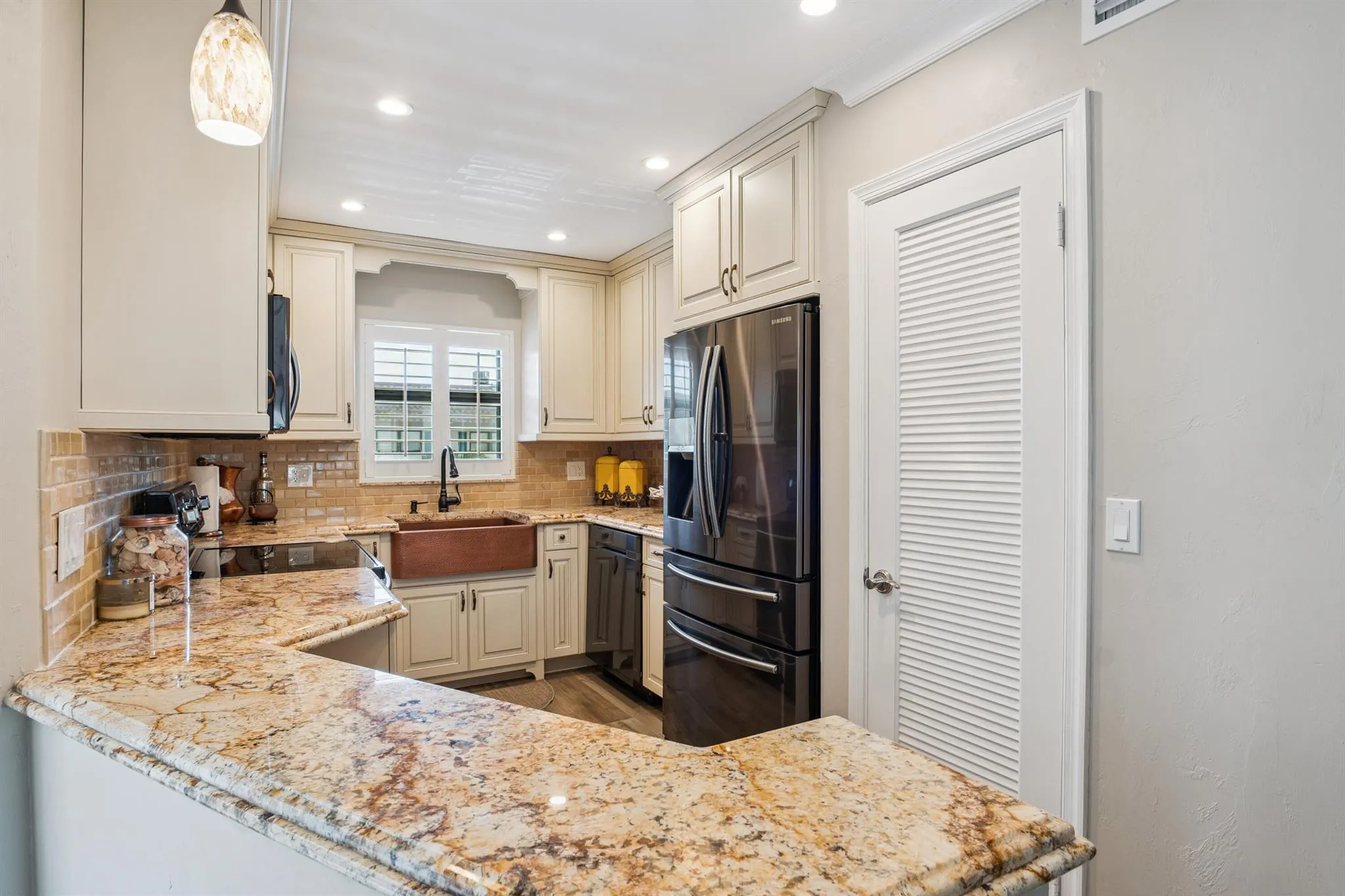 755 Saturn Street, #F202