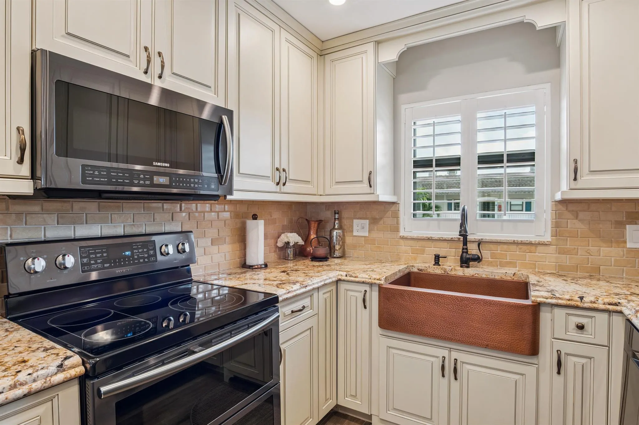 755 Saturn Street, #F202