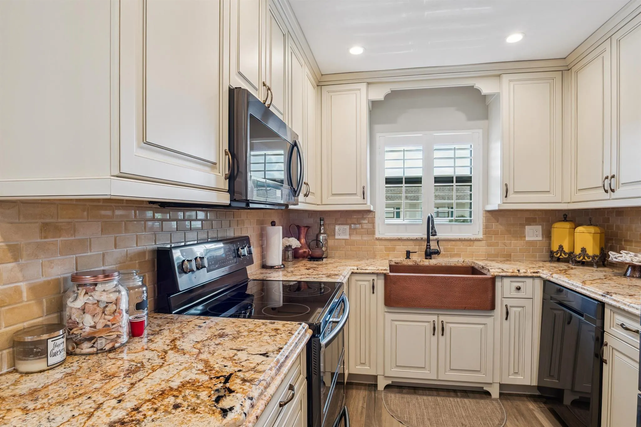 755 Saturn Street, #F202