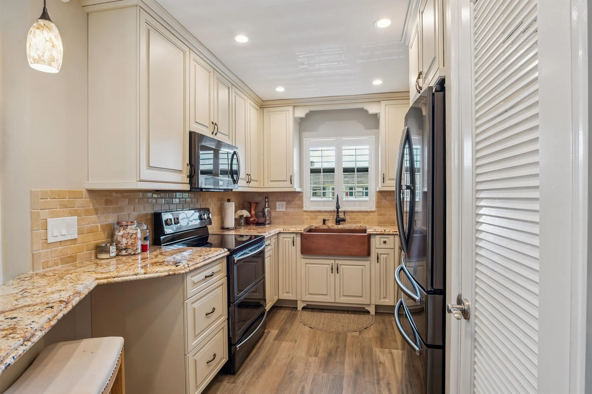755 Saturn Street, #F202