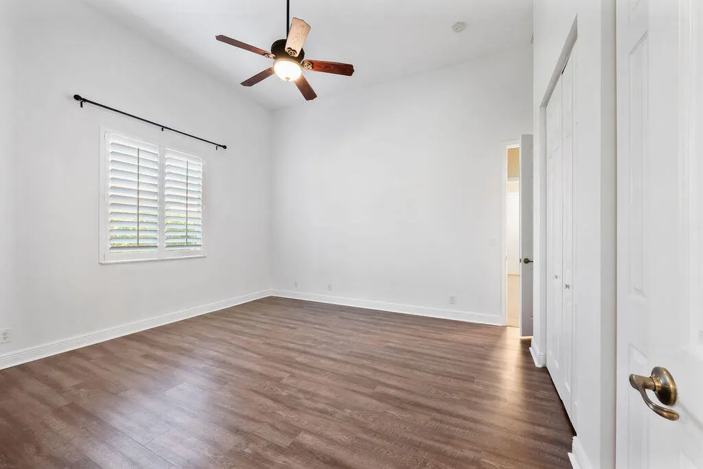 511 SW Squire Johns Lane