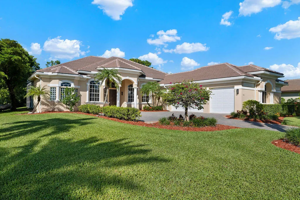 511 SW Squire Johns Lane
