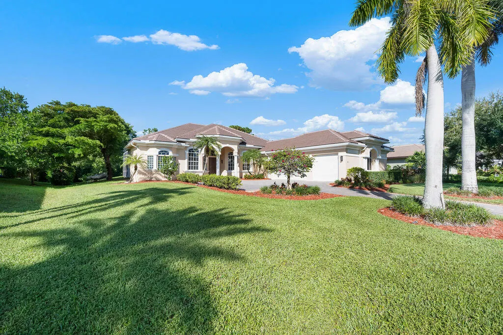 511 SW Squire Johns Lane