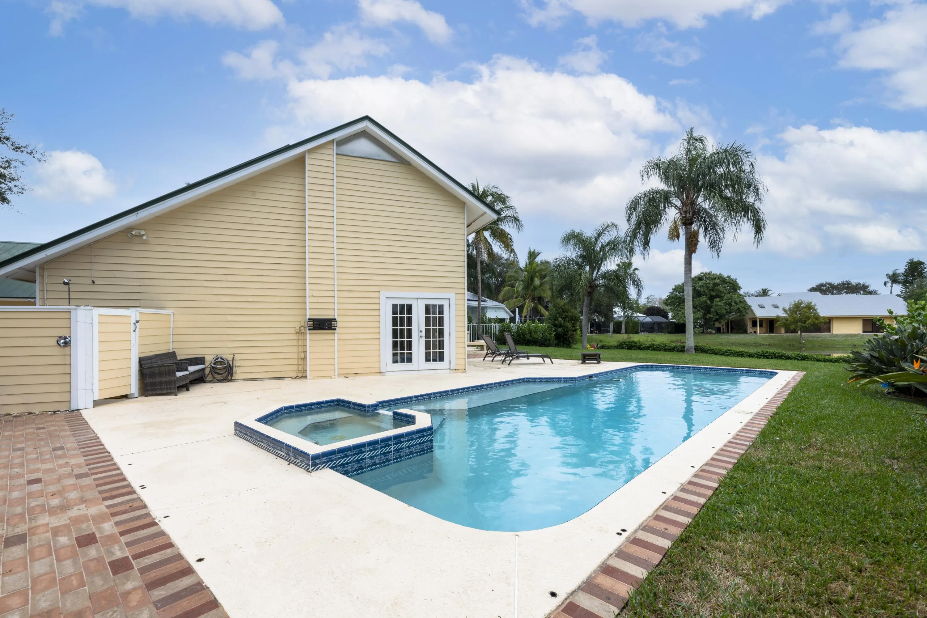 10381 SE Jupiter Narrows Drive