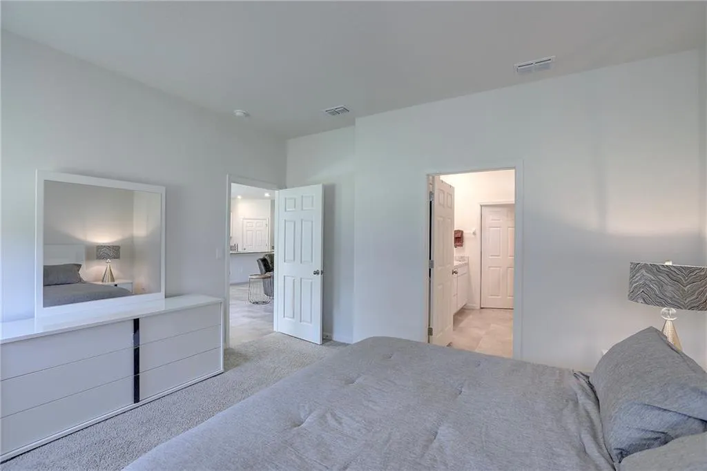 2341 Crowned Eagle Circle SW