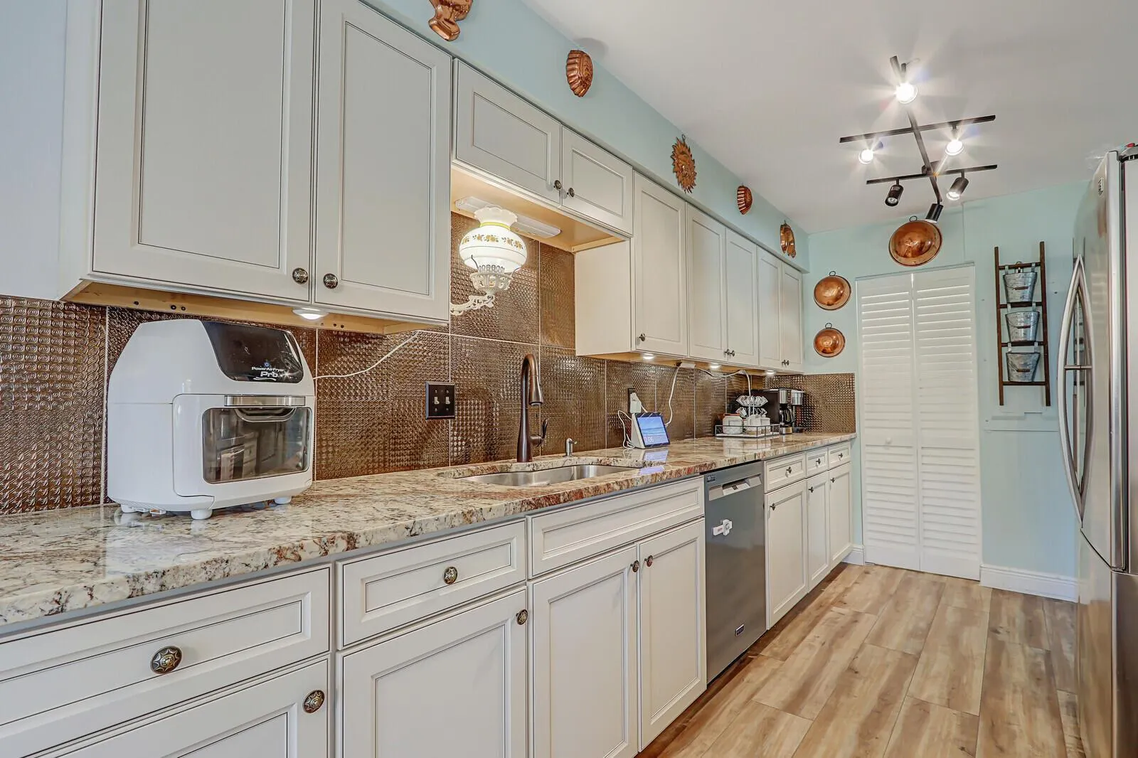 102 Summerwinds Lane