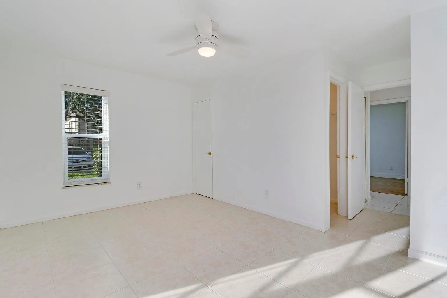 6531 SE Federal Highway, #J104