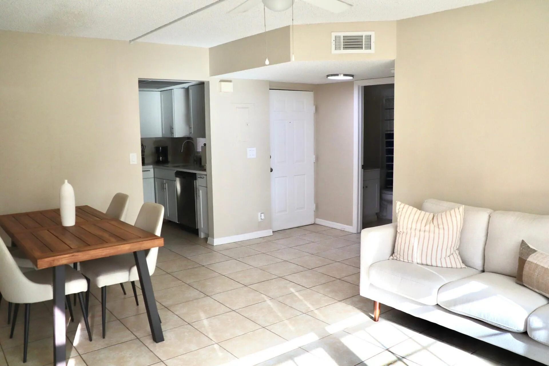 1542 SE Royal Green Circle, #102