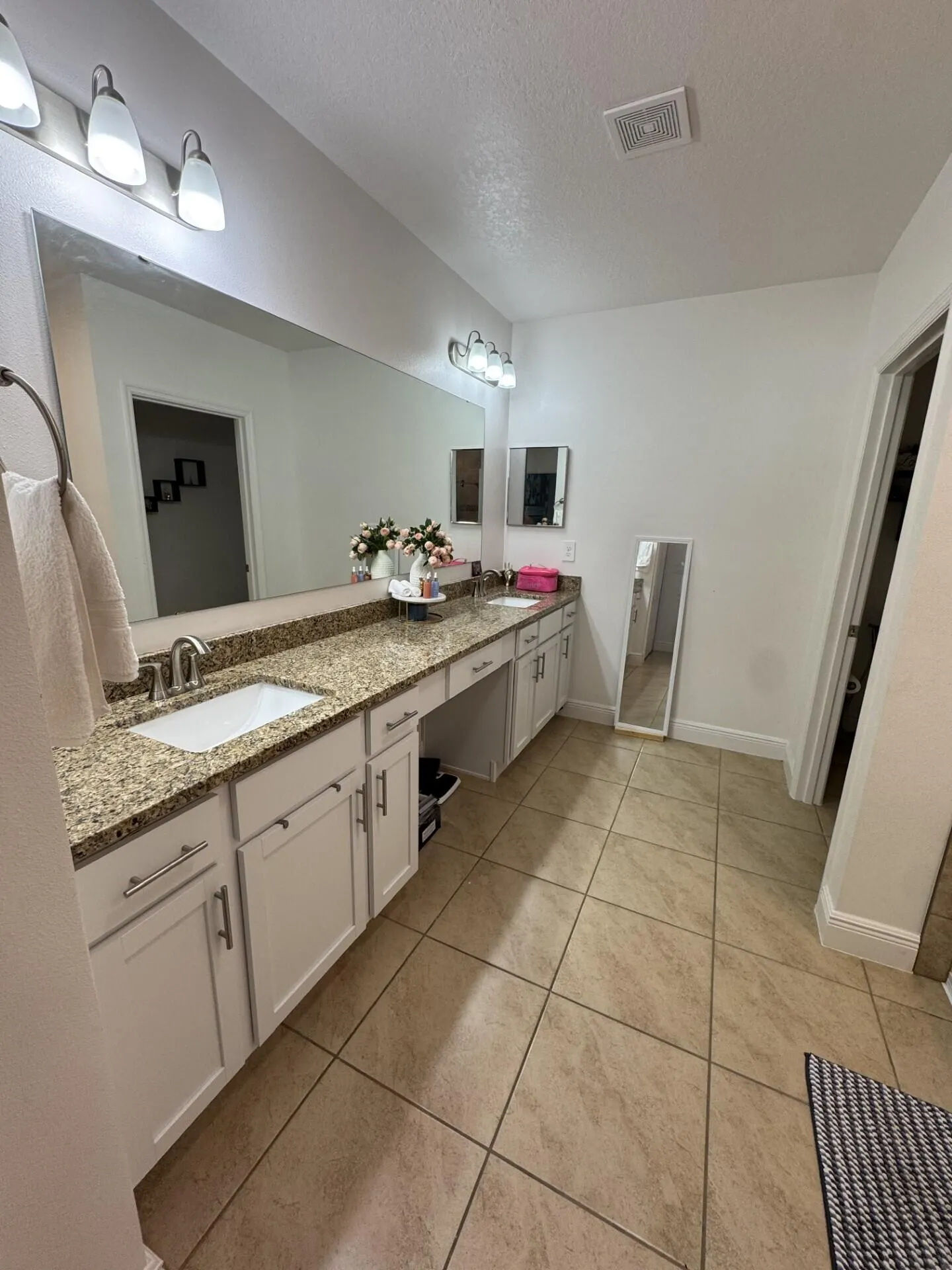 5252 NW East Piper Circle