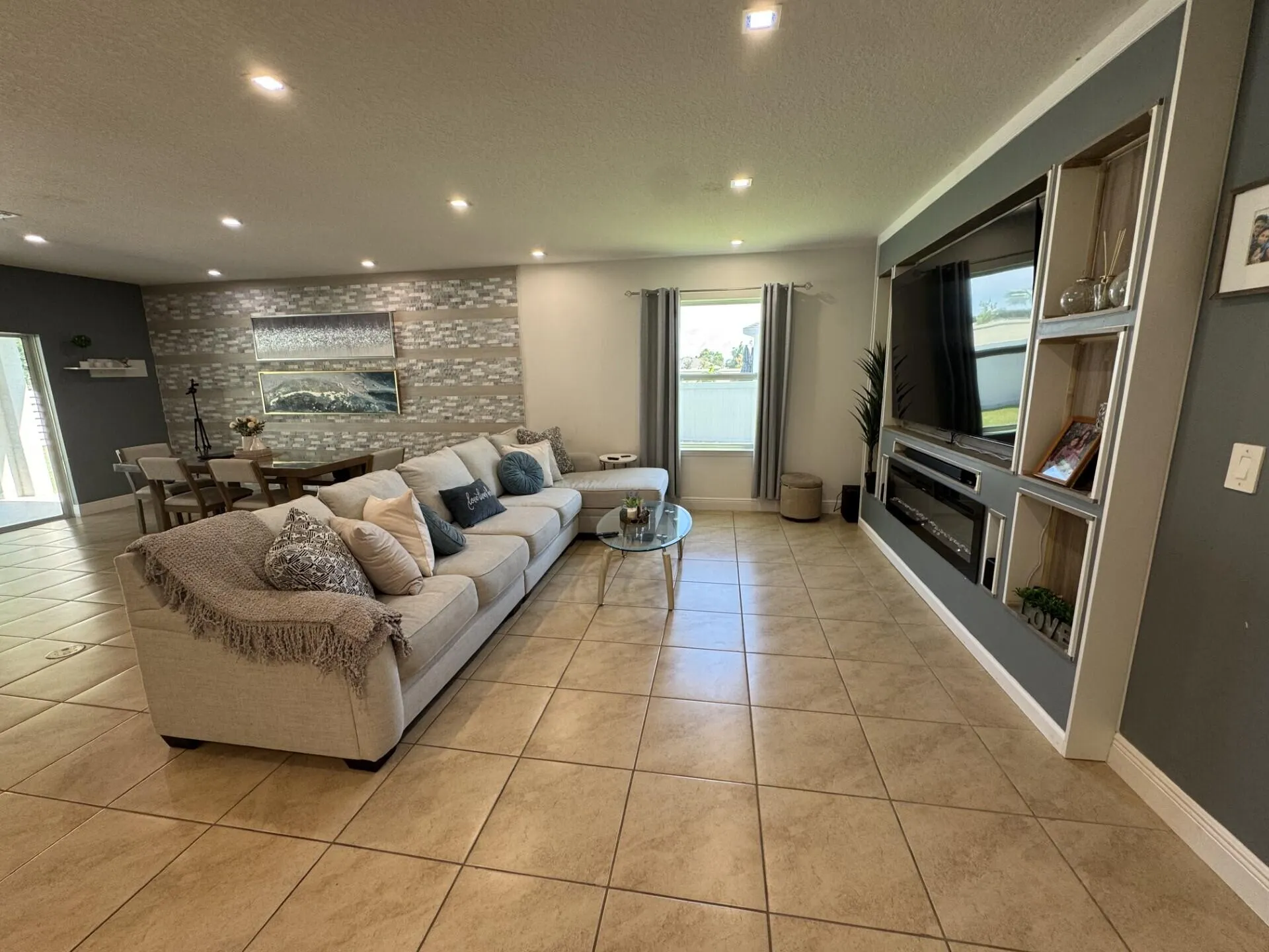 5252 NW East Piper Circle