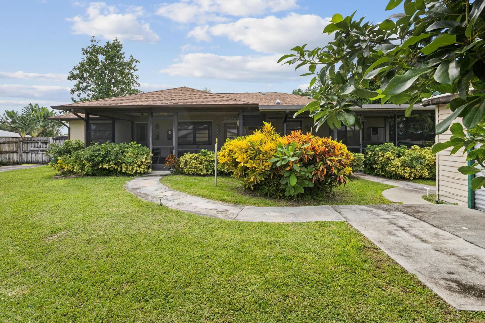 501 NW Colonial Street