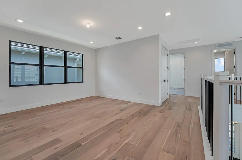 13203 Feathering Way