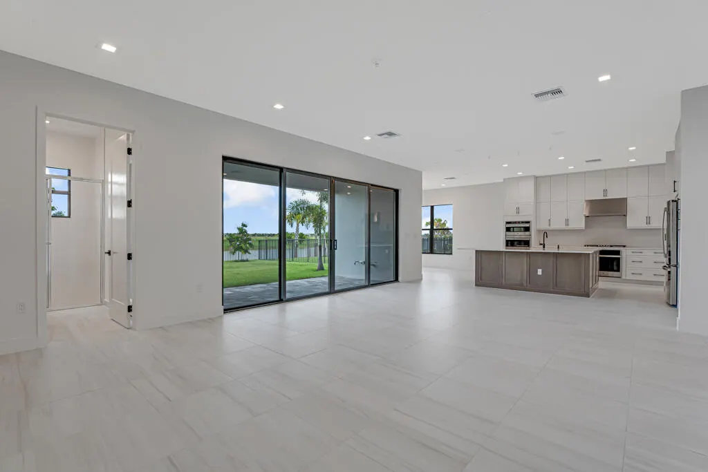 13203 Feathering Way