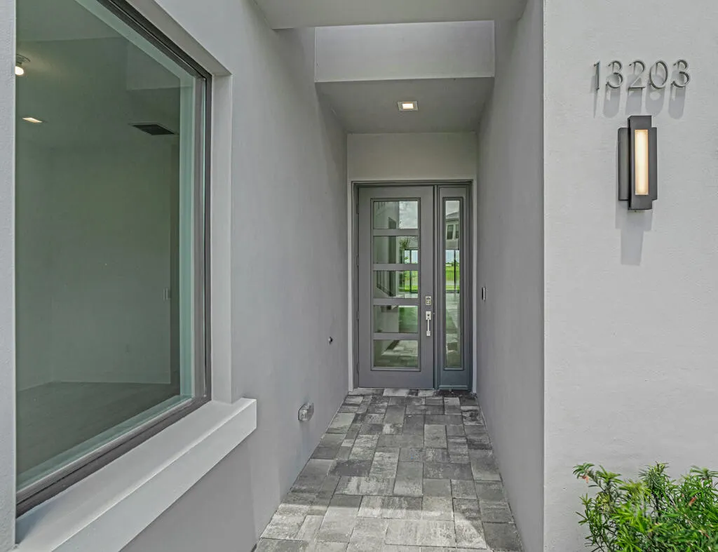 13203 Feathering Way