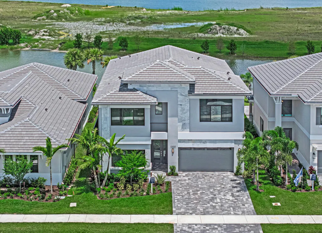 13203 Feathering Way