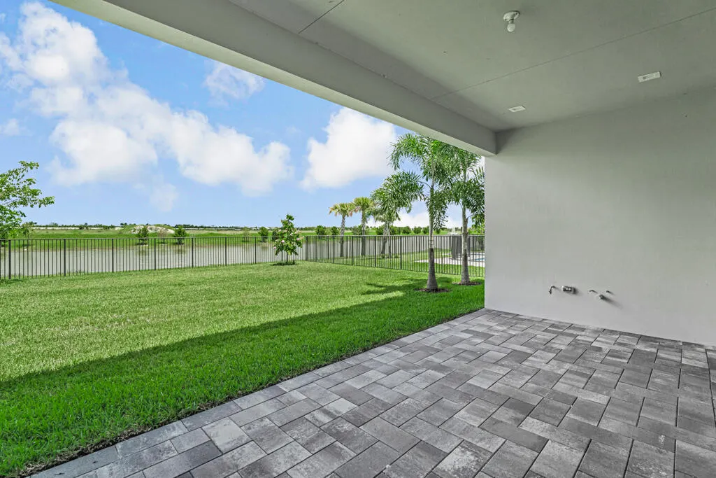 13203 Feathering Way
