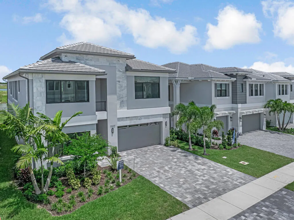13203 Feathering Way