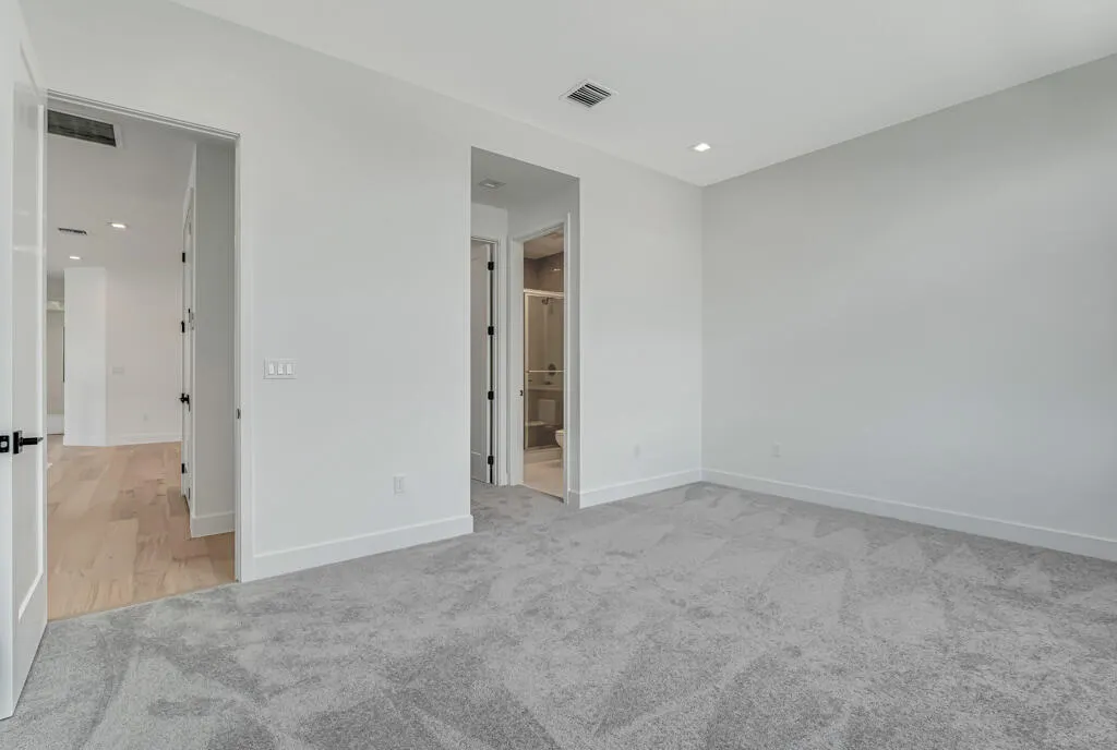 13203 Feathering Way