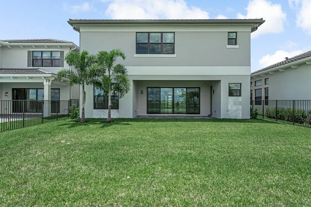 13203 Feathering Way