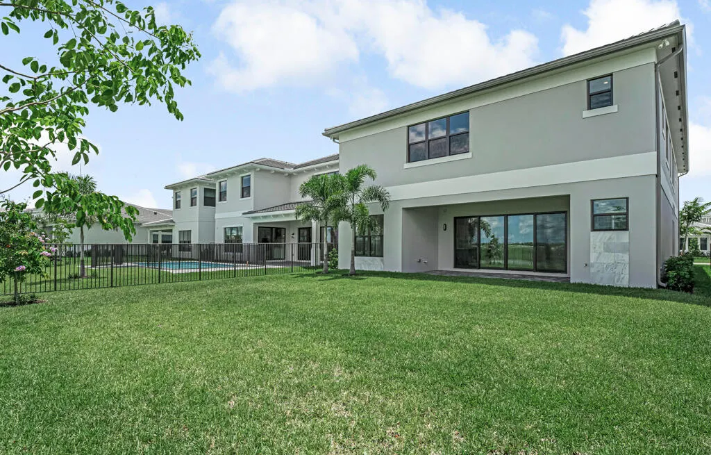 13203 Feathering Way
