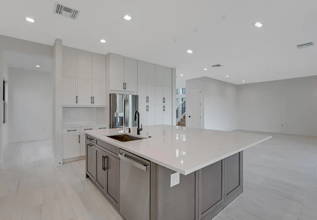 13203 Feathering Way