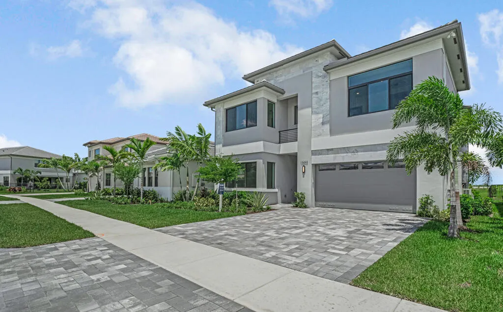 13203 Feathering Way
