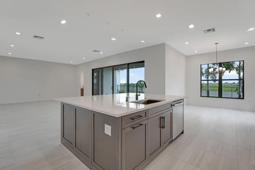 13203 Feathering Way