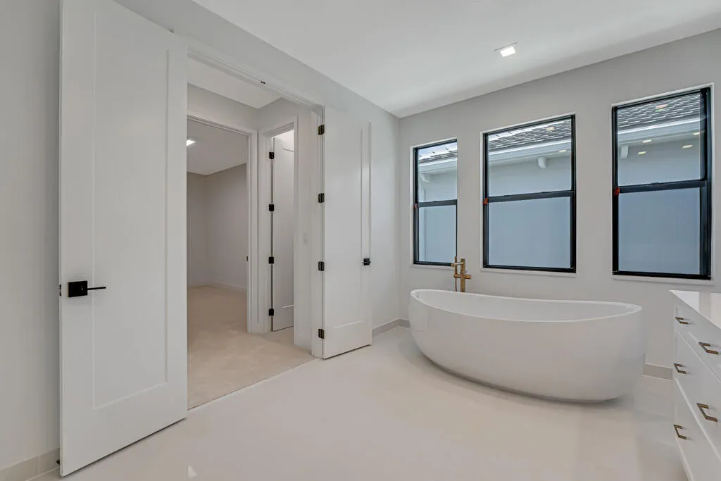 13203 Feathering Way