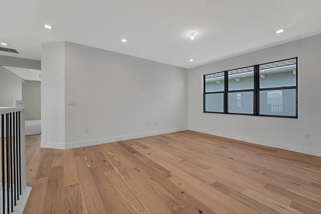 13203 Feathering Way