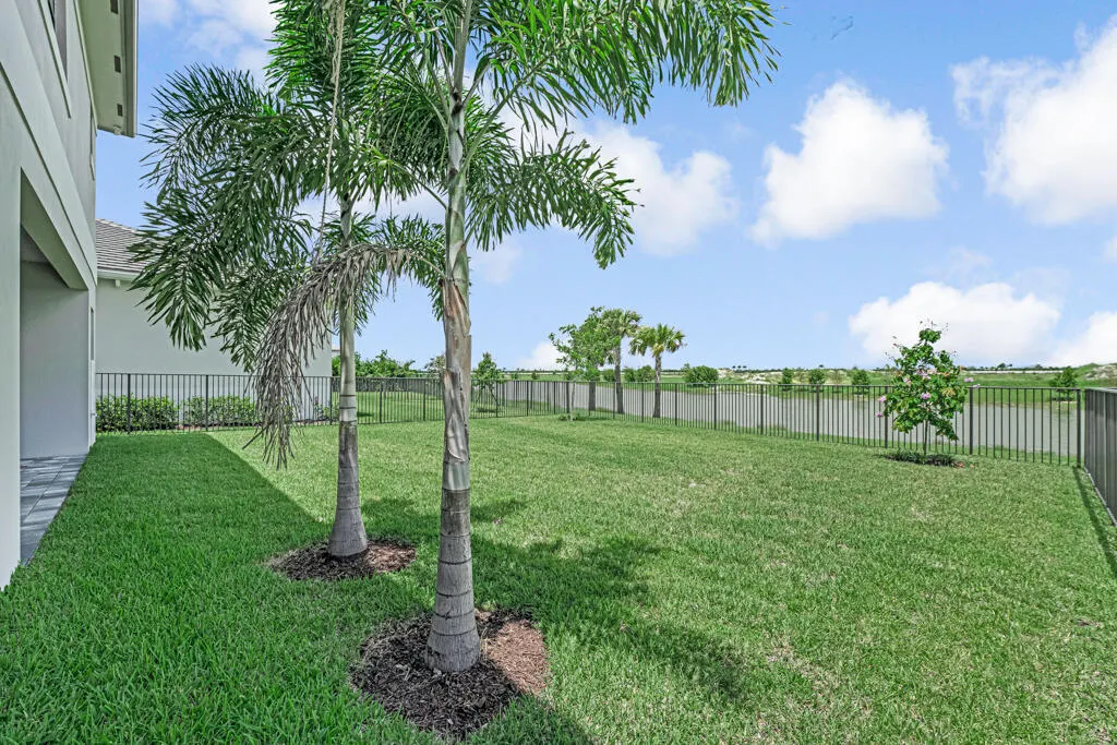 13203 Feathering Way