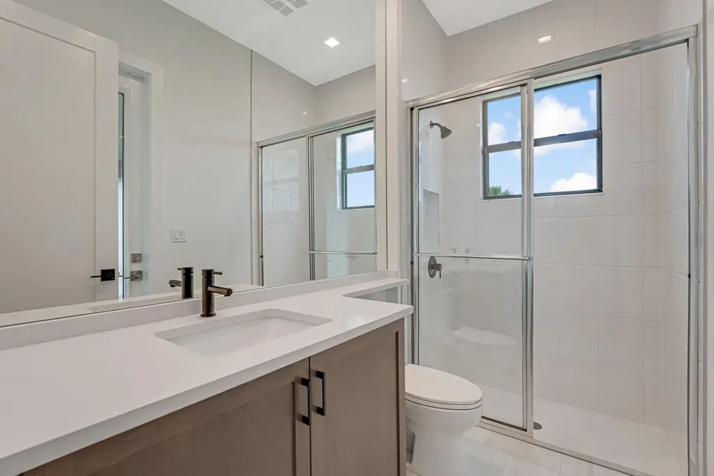 13203 Feathering Way