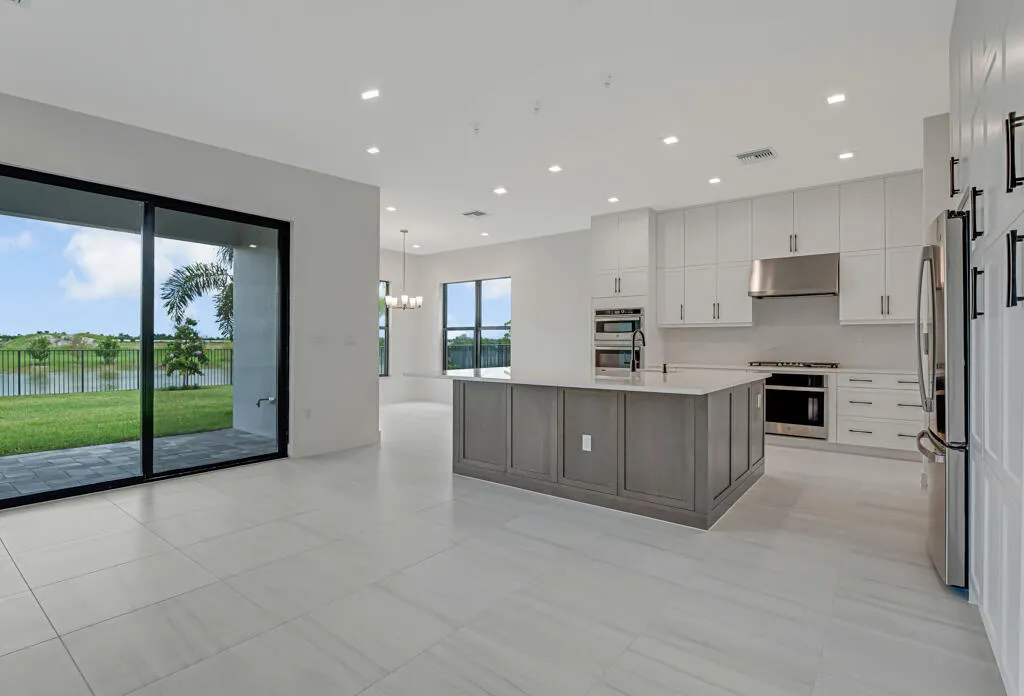 13203 Feathering Way
