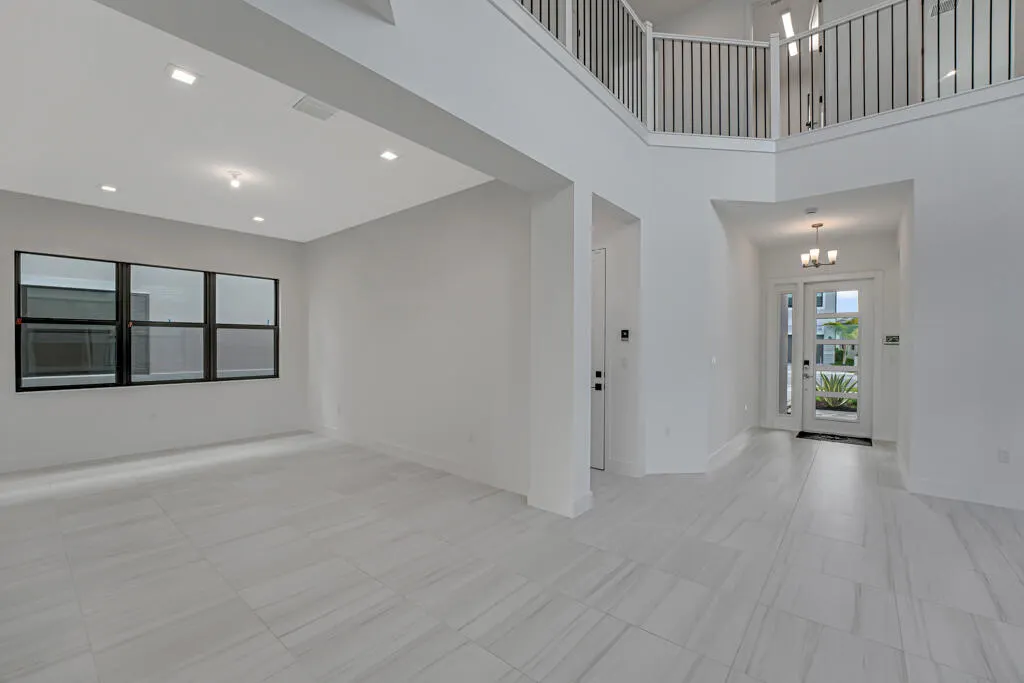 13203 Feathering Way