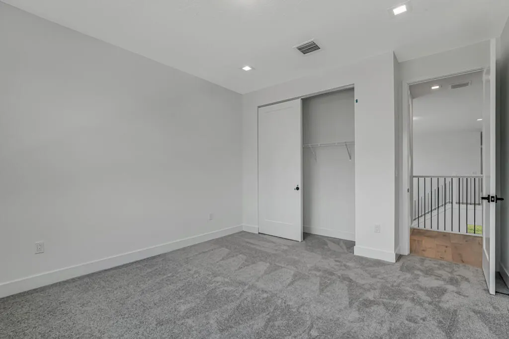13203 Feathering Way