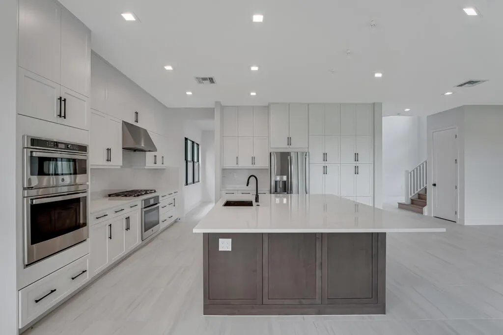 13203 Feathering Way