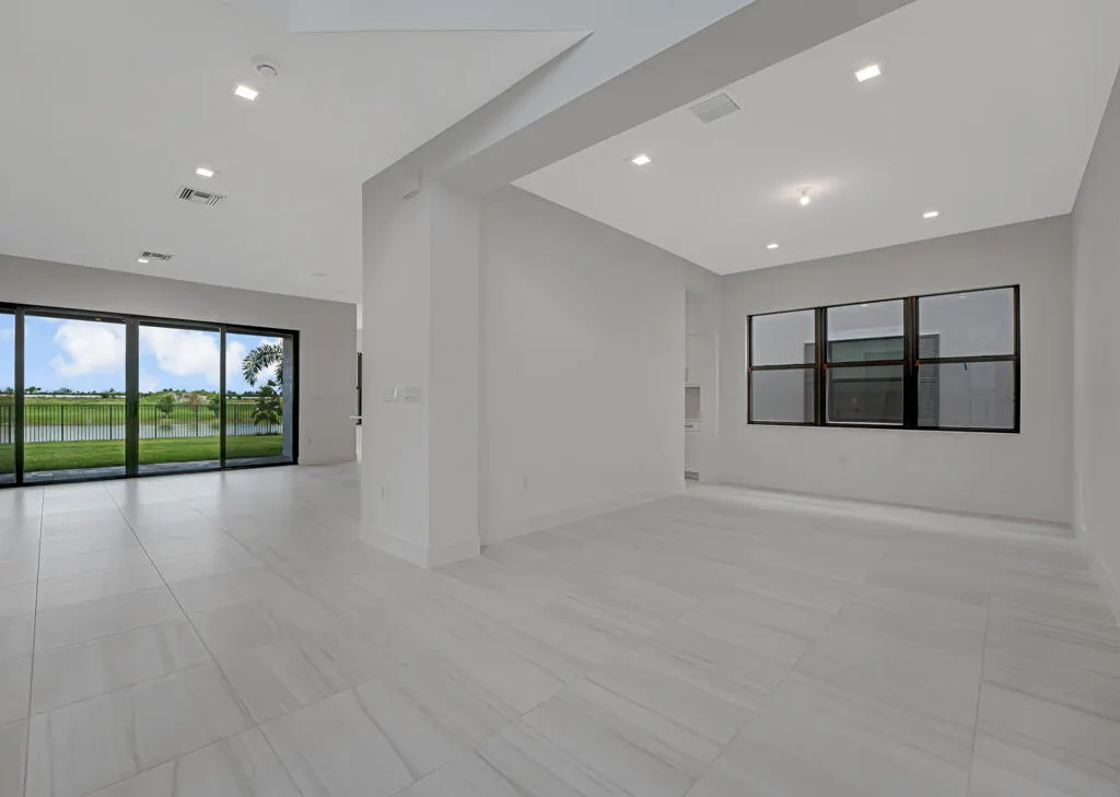 13203 Feathering Way