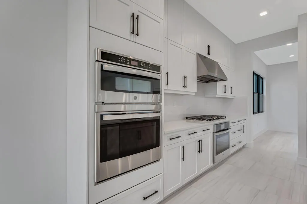13203 Feathering Way