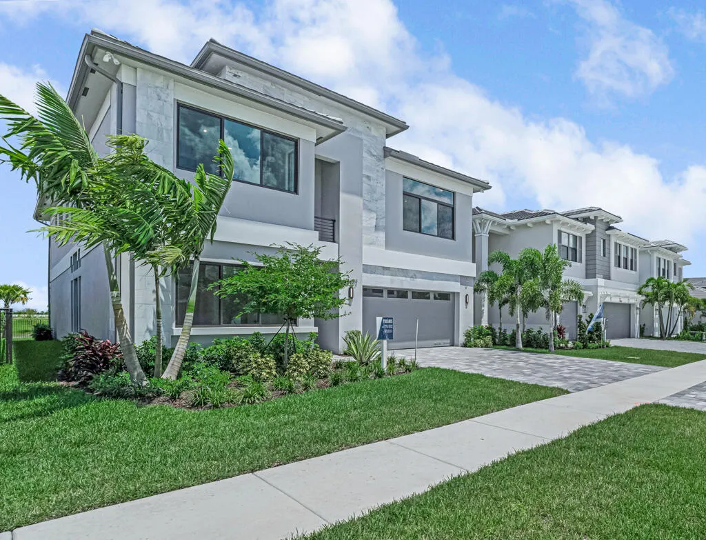 13203 Feathering Way
