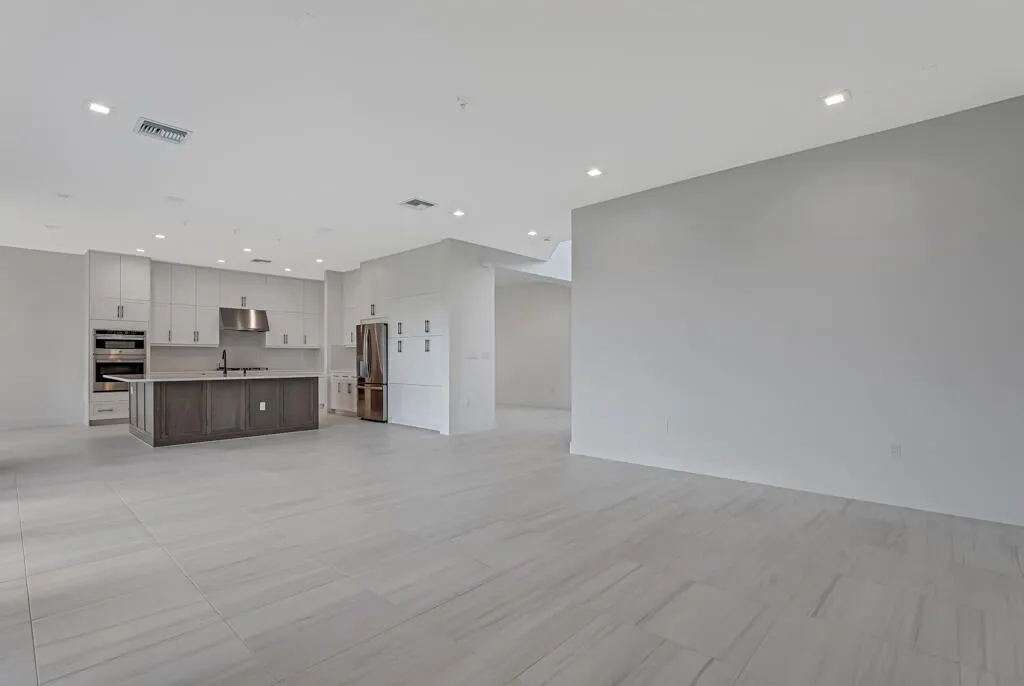 13203 Feathering Way