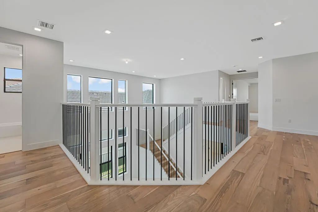 13203 Feathering Way