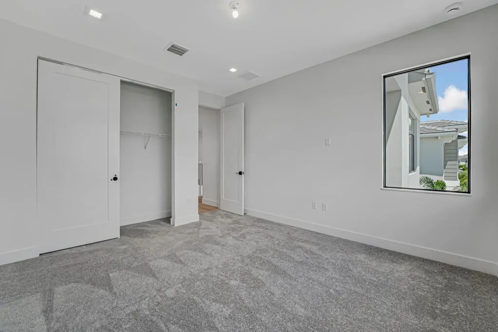 13203 Feathering Way