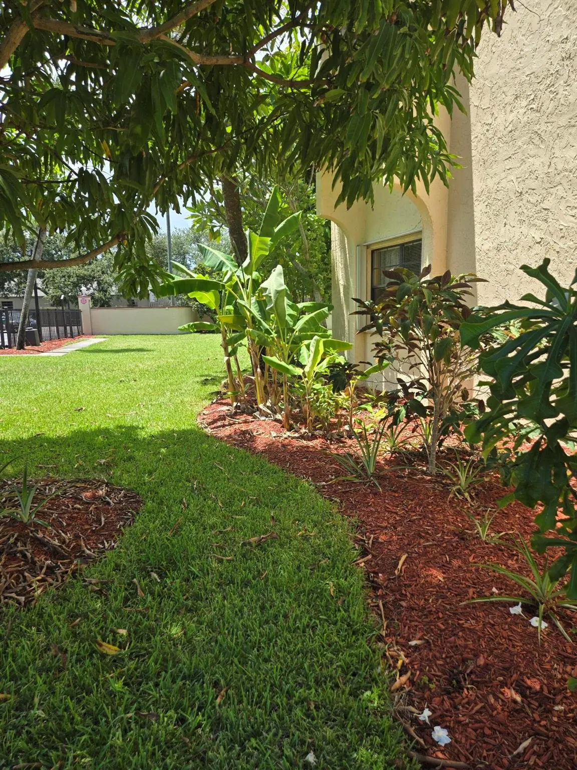 2050 Oleander Boulevard, #4-106