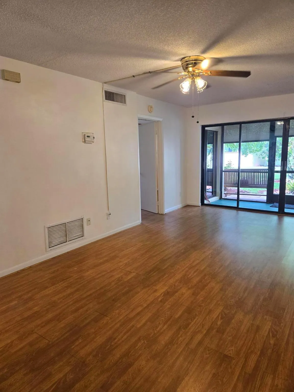 2050 Oleander Boulevard, #4-106