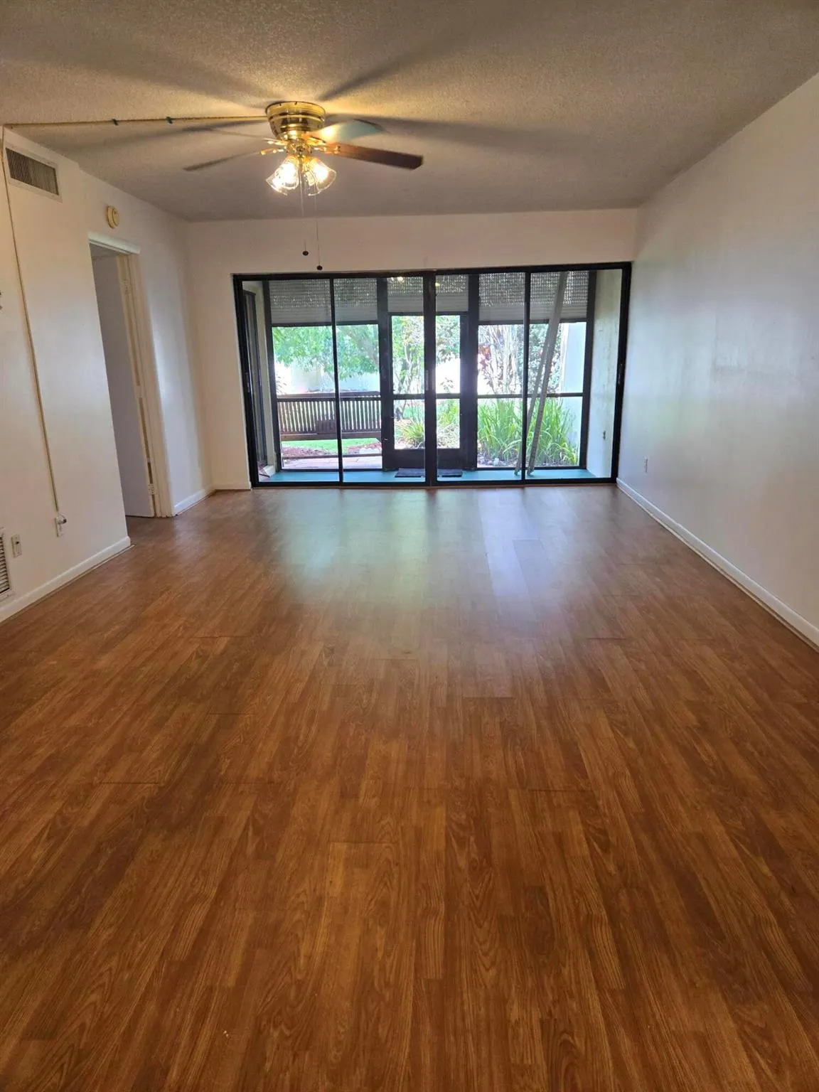 2050 Oleander Boulevard, #4-106
