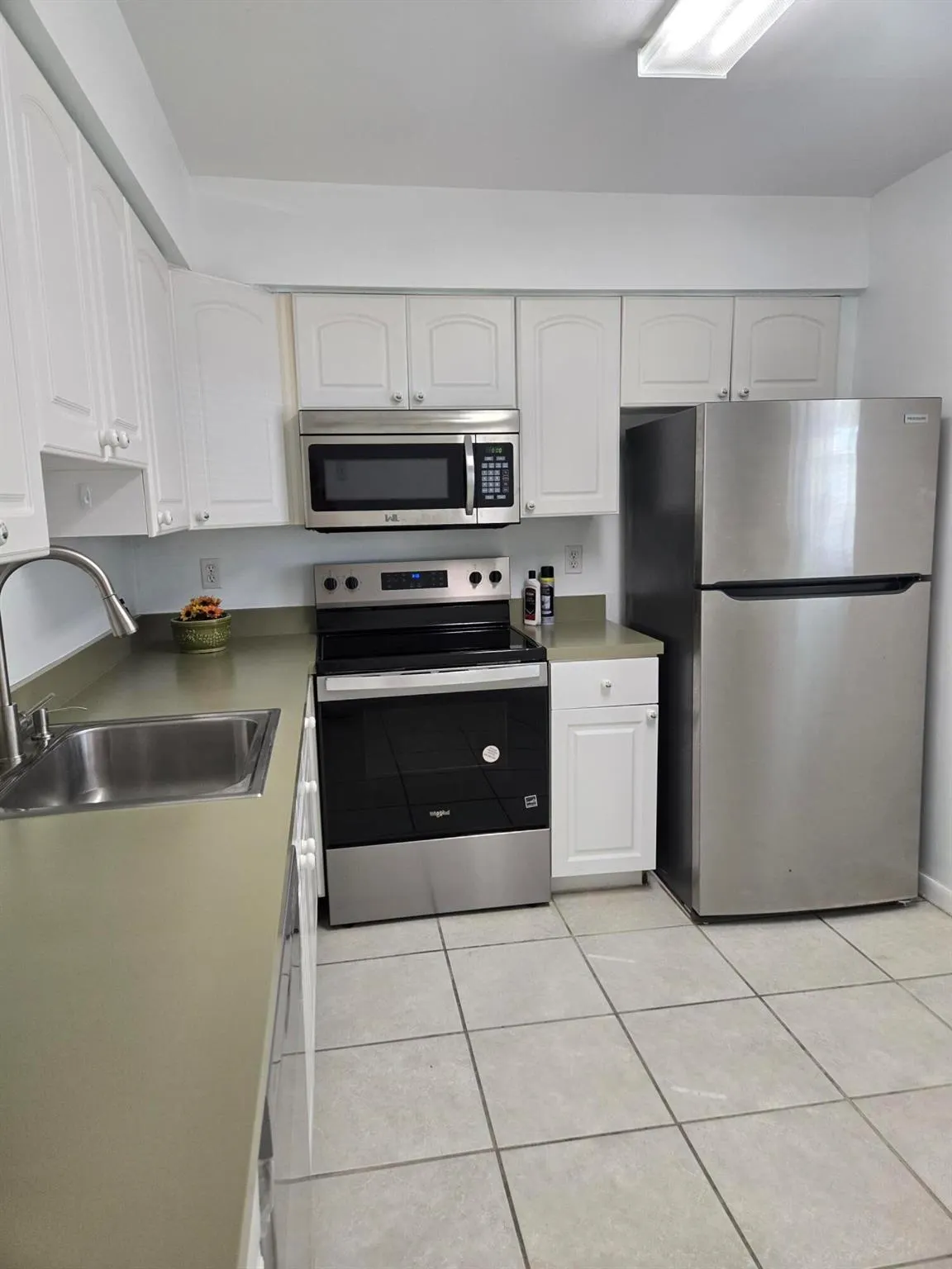 2050 Oleander Boulevard, #4-106
